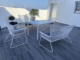 Nissi Adonis Suites