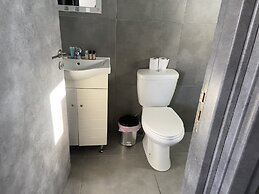 Nissi Adonis Suites