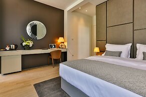 Avanti Hotel & Spa
