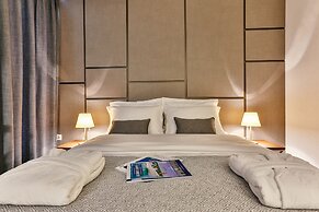 Avanti Hotel & Spa