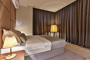 Avanti Hotel & Spa