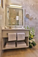 Avanti Hotel & Spa