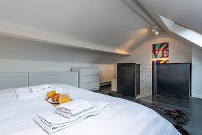 Europea Luxury Duplex Residence Flagey