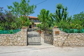 Casa Tsounis