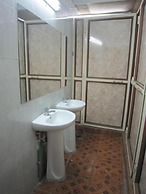 Safary Hotel - Hostel
