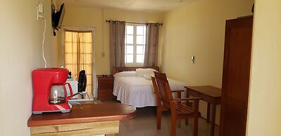 Pal's on the Beach - A Gold Standard Hotel