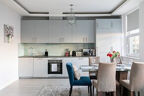 Cromwell Road Apartments
