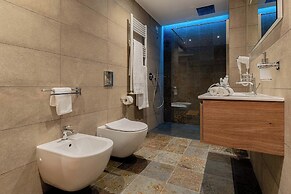 Marcus Suite