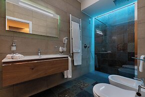 Marcus Suite