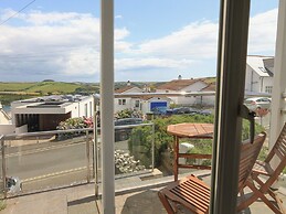 1 Lyndhurst