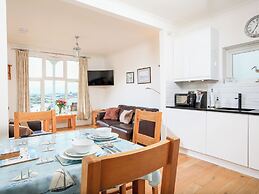 1 Lyndhurst