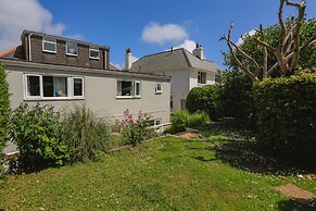 1 Lyndhurst