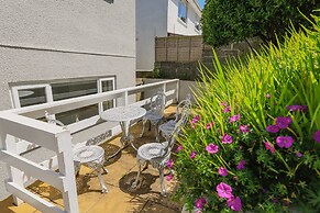 1 Lyndhurst