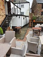 Halfway House Inn