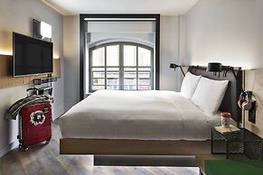 Moxy Lille City