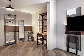 Moxy Lille City