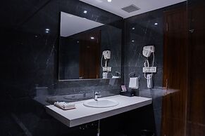 Oaktree Hotel