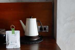 CoffeeLoft Inn &  Café
