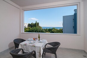 Luxury Rooms near Beach