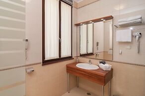 Luxury Rooms near Beach 1