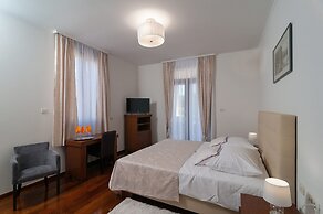 Luxury Rooms near Beach 1