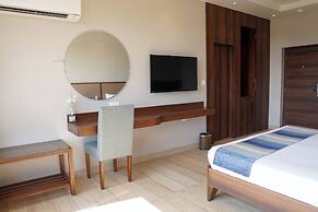 Cosmique Clarks Inn Suites , Goa