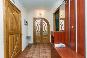 Apartment on Sheptitskogo str