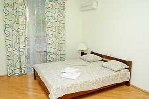 Apartment on Sheptitskogo str
