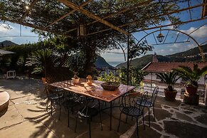 Villa Amalia Resort
