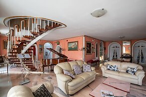 Villa Amalia Resort