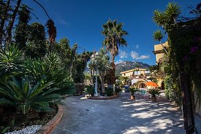 Villa Amalia Resort