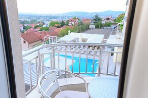 Tami Residence