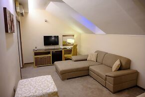 Tami Residence
