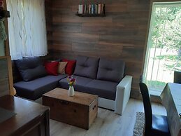 Holiday House Stipe