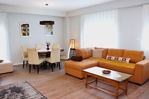 Foxxy Apartments