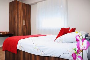 Foxxy Apartments