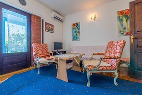Apartments Luji
