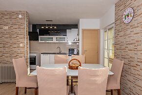 Apartments Sare