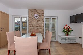 Apartments Sare