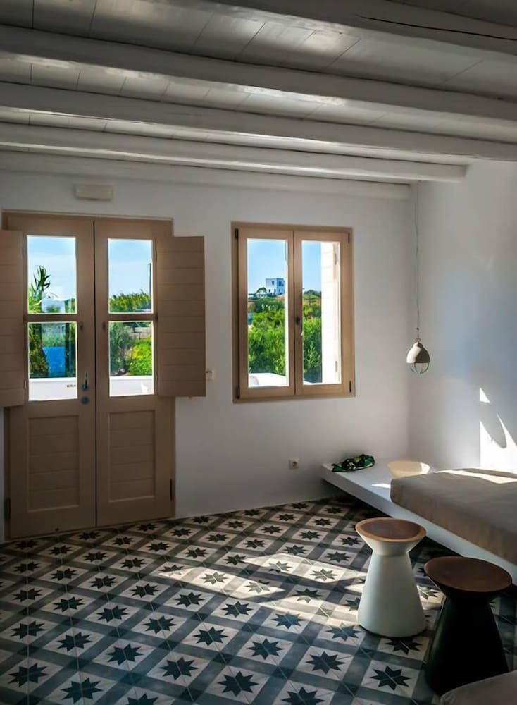 Milia Gi Suites