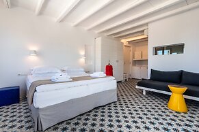 Milia Gi Suites