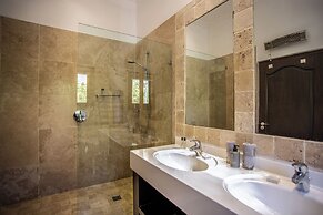 Cape Riviera Guesthouse