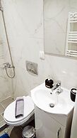 Monad Apartments Karaoli