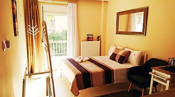Monad Apartments Karaoli