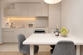 8ERA Business Executive Rotermanni Apts