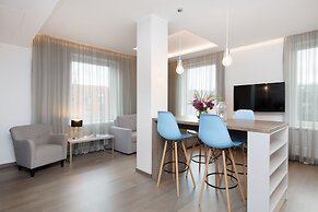 8ERA Business Executive Rotermanni Apts