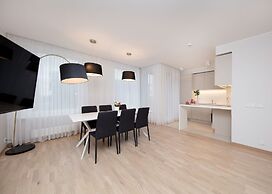 8ERA Business Executive Rotermanni Apts