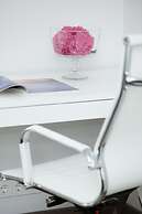8ERA Business Executive Rotermanni Apts