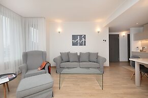 8ERA Business Executive Rotermanni Apts