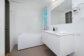 8ERA Business Executive Rotermanni Apts